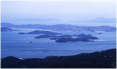 金甲山から見た瀬戸内海に浮かぶ島々